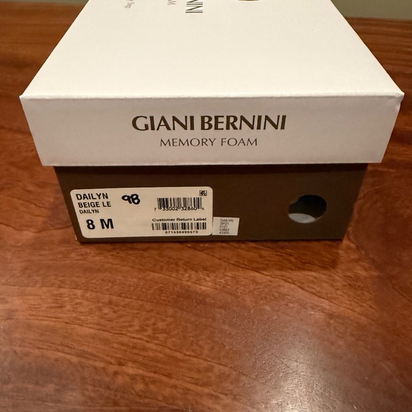 NIB Giani Bernini Dailyn Beige Memory Foam Leather Loafers Size 8m - Picture 5 of 7